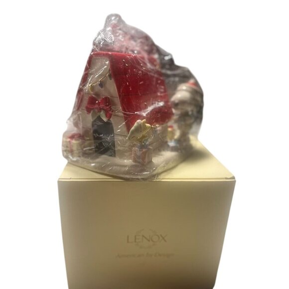 Lenox Snoopy's Christmas Decorations Porcelain Figurine With Gift Box NWB - Picture 3 of 9